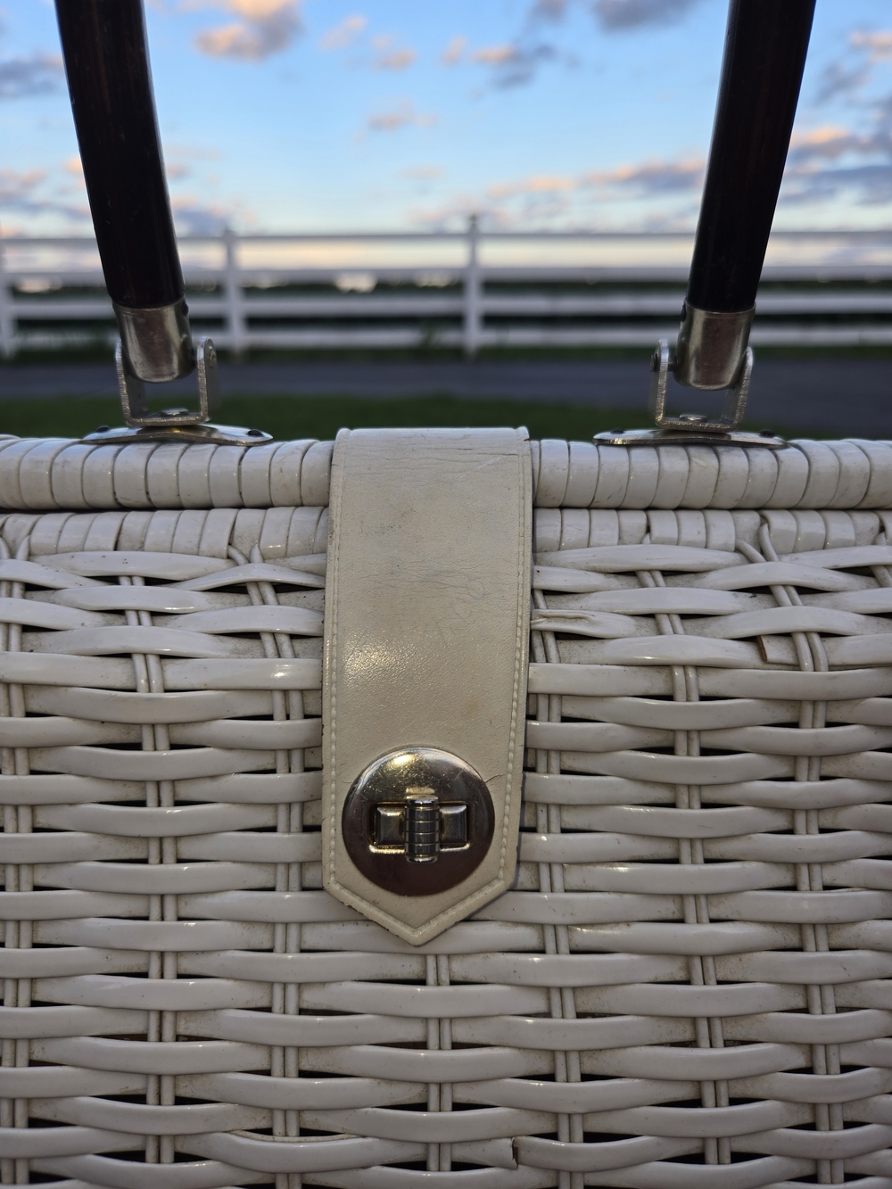 White Wicker Woven Top-Handle Bag with Dark Wood Handle Hand Made Hong Kong - Picture 2 of 11